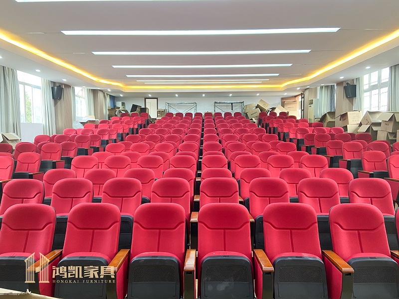 礼堂椅